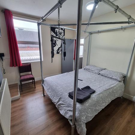 Xtasia Adult Hotel - Adults Only Вест-Бромвіч Екстер'єр фото